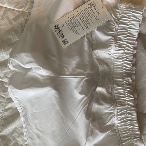 Iviva by Lululemon Kids shorts - Picture 2 of 2